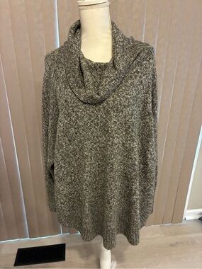 Leo & Nicole Marled Gray Cowl Neck Sweater
